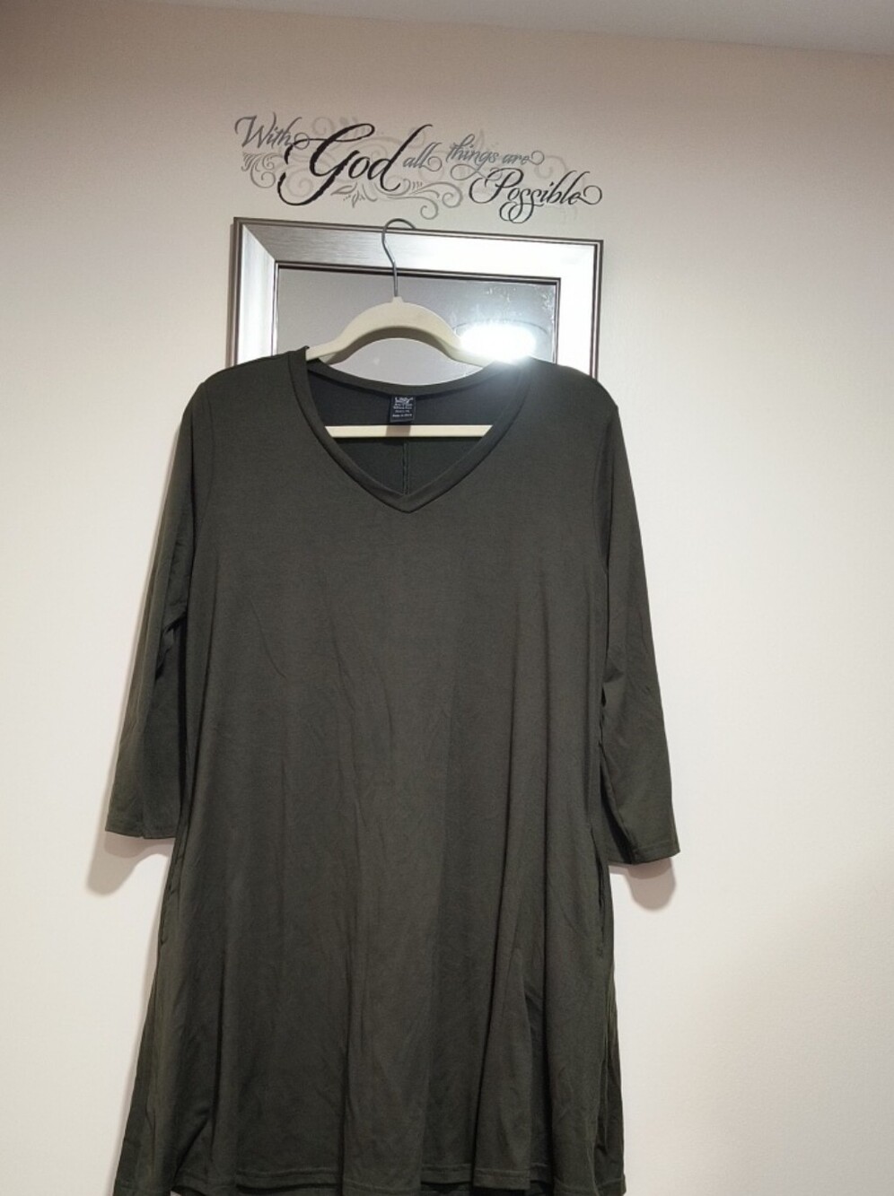 Relaxed V-Neck 3/4 Sleeve Tunic in Olive Green